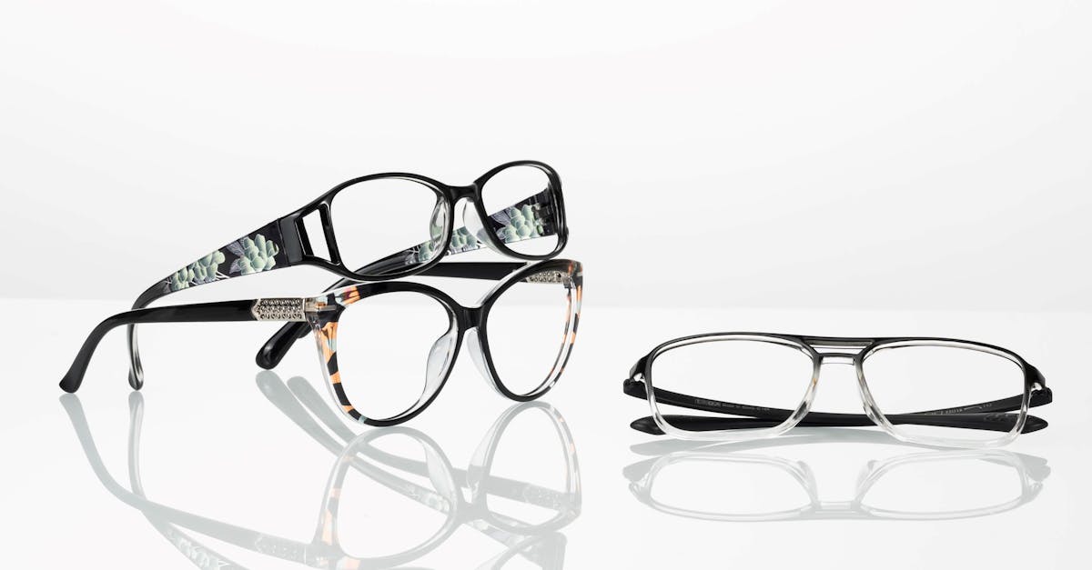 Eyeshadow Tips for Glasses Wearers: How to Make Your Eye Makeup Show Through Lenses